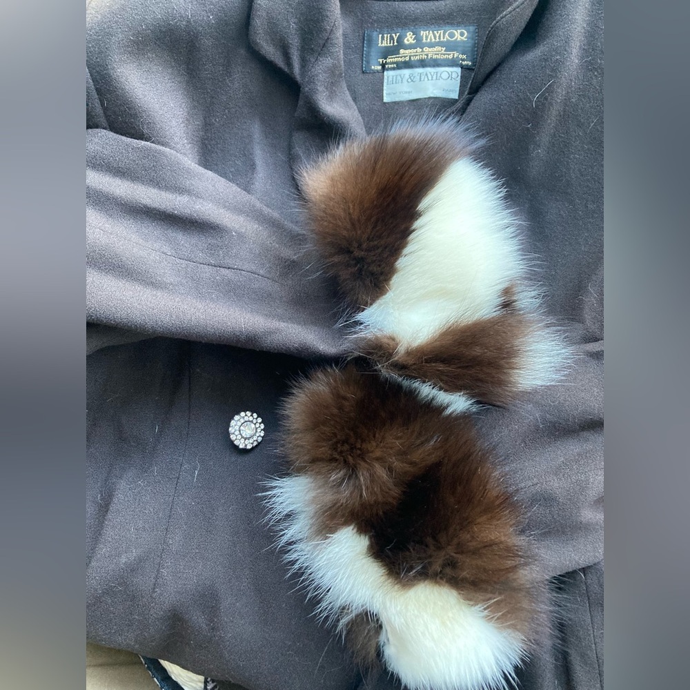 Vintage Coat dress with Fur Cuffs - Picture 8 of 13